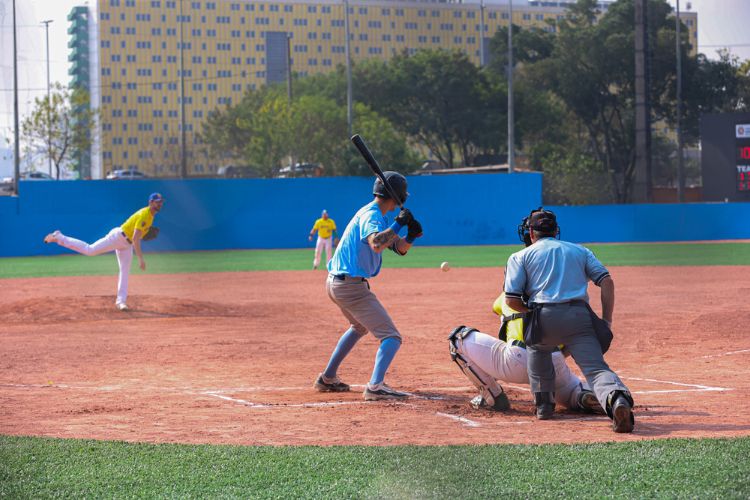 Com investimento de R$ 6,3 milhões, Prefeitura reinaugura estádio municipal de beisebol, o primeiro com gramado sintético do país