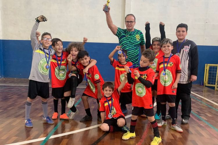 Festival de Futsal reúne mais de 70 crianças e adolescentes no Centro Esportivo Dr. Pitico
