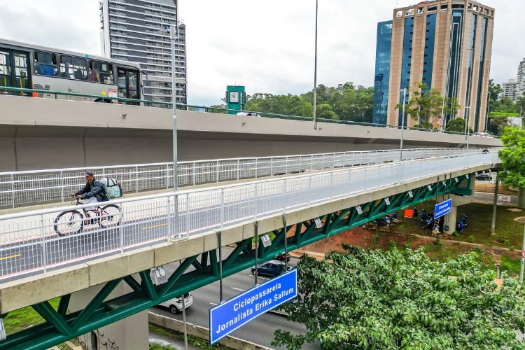 Prefeitura inaugura ciclopassarela Jornalista Erika Sallum para conexão a pé e de bicicleta entre Pinheiros e Butantã