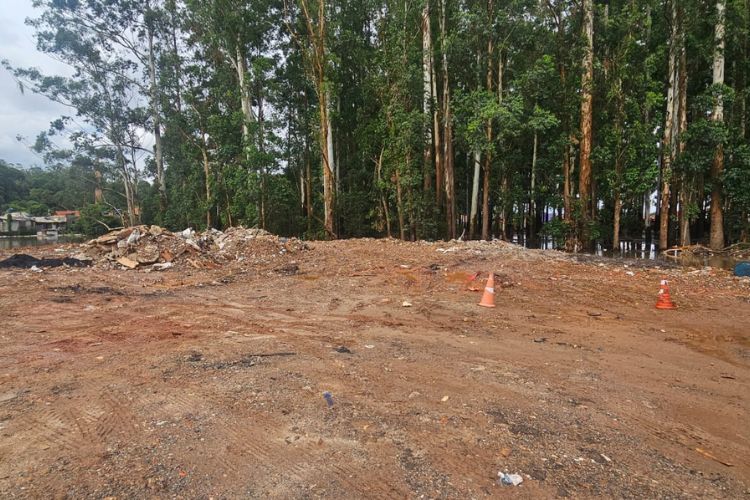 Prefeitura autua responsáveis por aterramento clandestino de área às margens do Tietê no Jardim Pantanal