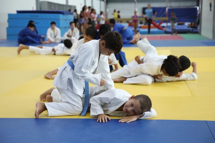 Aulas das Escolas de Esportes retornam em todos os polos da cidade