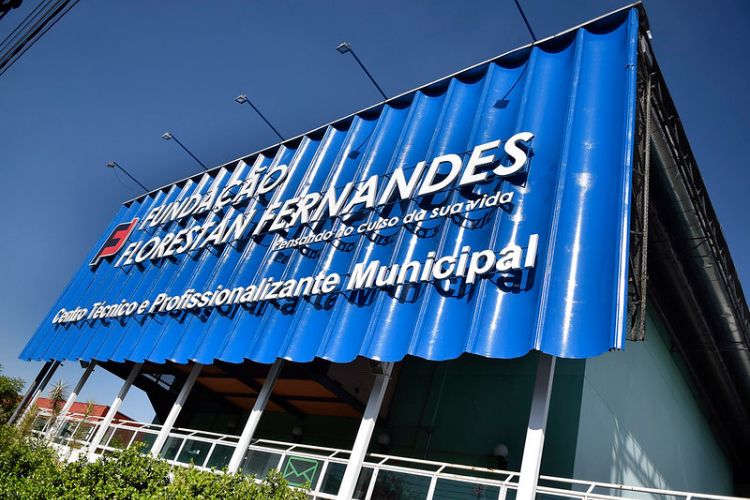 Oficinas profissionalizantes gratuitas da Florestam Fernandes seguem com inscrições abertas