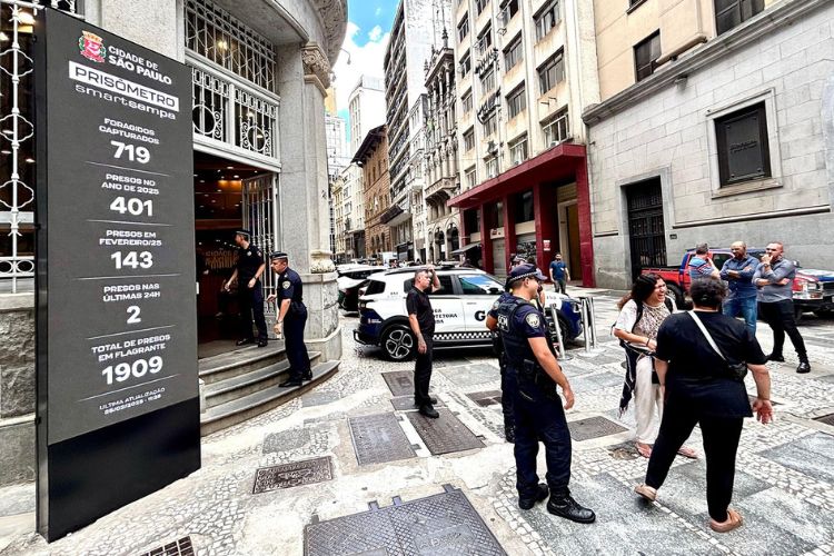 Prefeitura inaugura Prisômetro, painel do Smart Sampa no Centro da cidade com números de foragidos capturados, presos em flagrante e pessoas encontradas